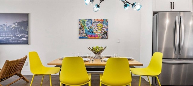 Bright & Bold 4BDRM Modern Retreat in Calgary