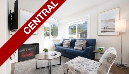 Bright Pacifica Townhouse in Pacifica