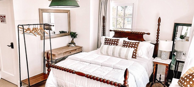 Buttonwood Boutique Hotel Suite #3, Beach & Town