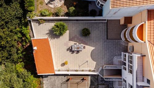Caldas Charm Getaway - Garden Terrace & Comfort in Caldas da Rainha