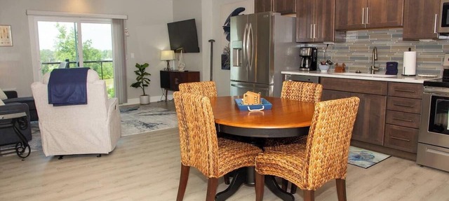 Canandaigua Condo w/Restaurant and Pool/Hot Tub
