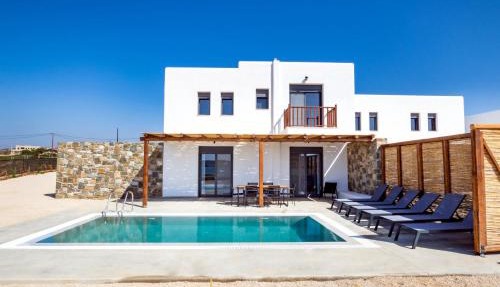 Cato Agro 5, Seafront Villa with Private Pool in Karpathos