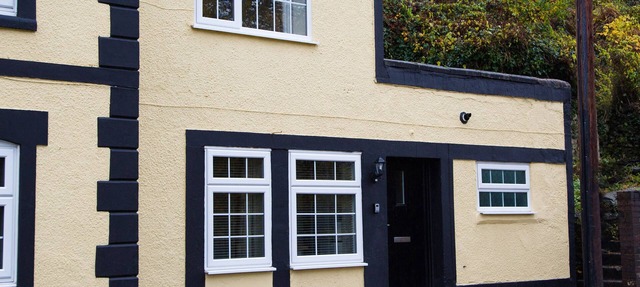 CATREF, pet friendly, character holiday cottage in Llangollen in Llangollen