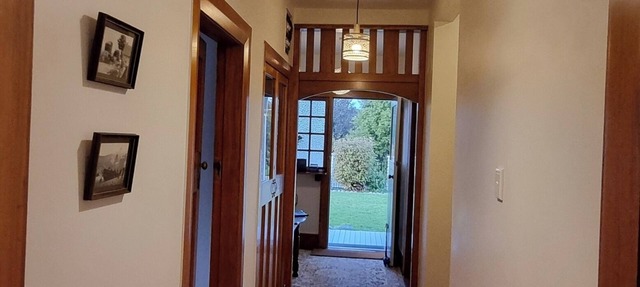 Charming 1920's character filled Bungalow! Modern twist. Minutes to town