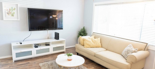 Charming 3-bedroom house with AC in relaxing Renton
