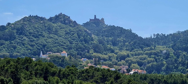 Charming accommodation overlooking the Sintra Mountains in Sintra