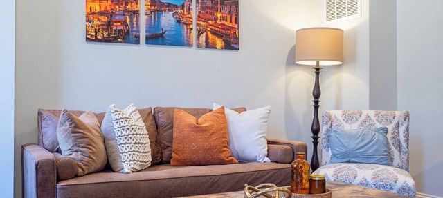 Charming Townhome in Vibrant Little Italy: Your Perfect Baltimore Getaway! in Baltimore