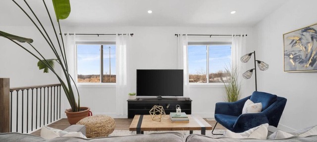 Chic & Comfortable Upper Suite w/Parking Near DTK in Kitchener