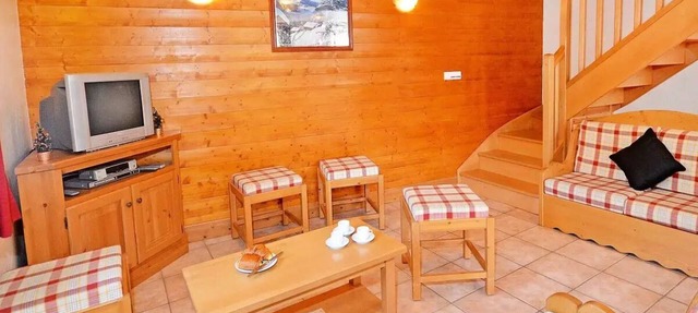 Cime de Caron Balcony Chalet - 8 Room Chalet 15 People