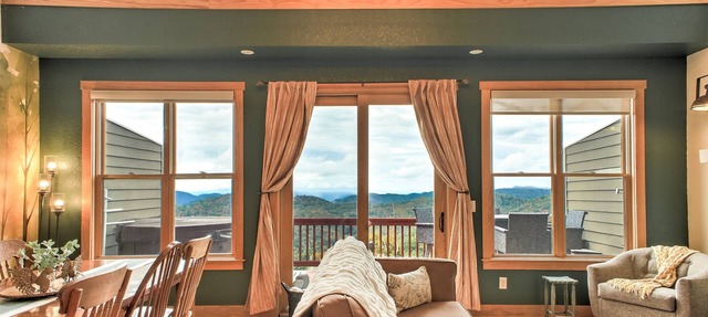 Cloud Dancer | Spacious retreat with amazing views & hot tub in Mars Hill