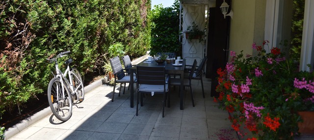Colmar petit jardin de la semm 6 to 10 persons, closed private parking, Air cond.