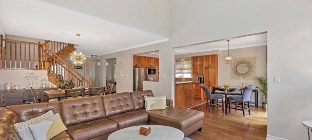 Comfortable, chic, 4 beds house in Orleans, calm, family oriented neighbourhood. in Ottawa