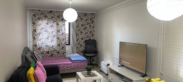 Cosy studio with great vibes, with few minutes to the train station, Restaurants in Vantaa