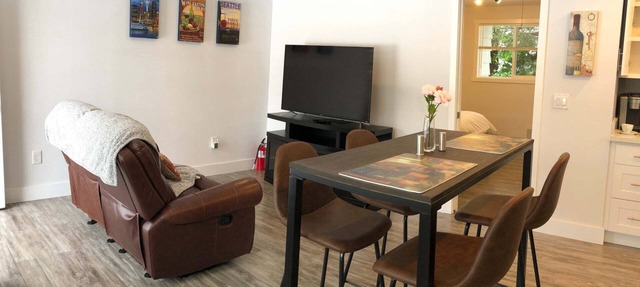 Cozy 1bd Duplex Unit - Downtown Bothell and UW Bothell in Bothell