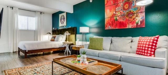 CozySuites Studio Skyline Barton Creek #02 in Austin