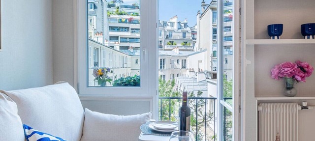 De Montescal - Studio in Paris
