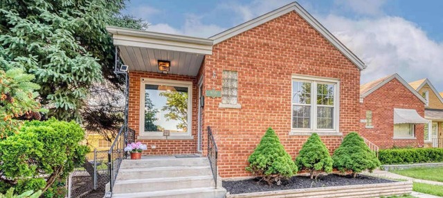 Devon House Summary: in Chicago