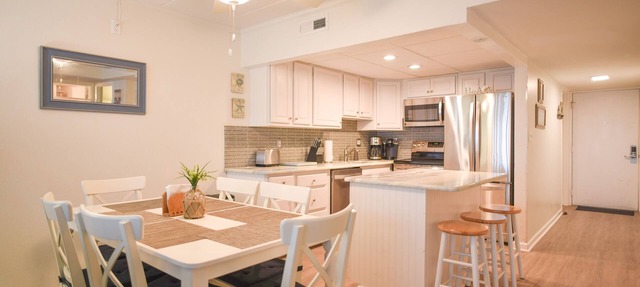 Direct Oceanfront, Mid-Town, Updated & Spacious 1st Floor - Walk off to Beach