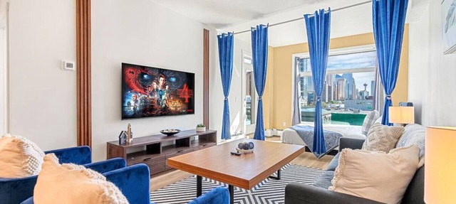 Downtown Calgary Gem W/Tower Views! in Calgary