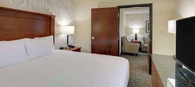 Drury Inn & Suites Charlotte University Place
