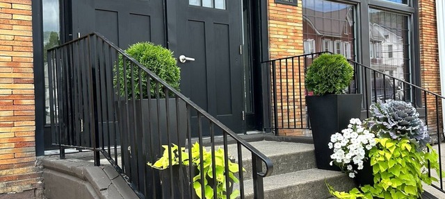 ELEGANTLY RESTORED HISTORICAL 2-BEDROOM STAY NEAR PSU