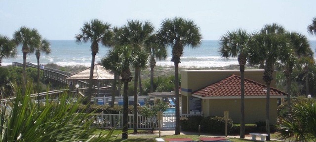 Elevator, 3rd Floor Ocean View, 2 Bed 2 Bath, just steps to private beach access in St Augustine