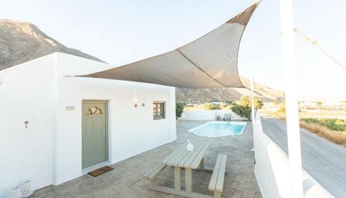 Elixirium villa in Perissa