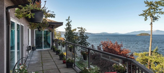 Executive Waterfront Residence with Private Deep Water Dock in Victoria