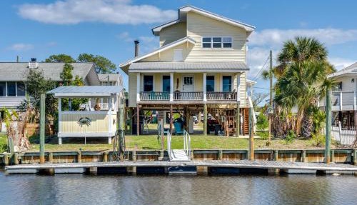 Fish & Paddle: Home Near Shell Point Beach!