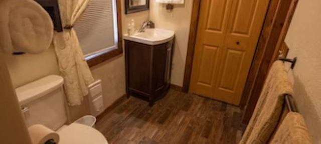 Flathead Moose Getaway Cabin - 1 mile to a Flathead Lake Beach in Bigfork