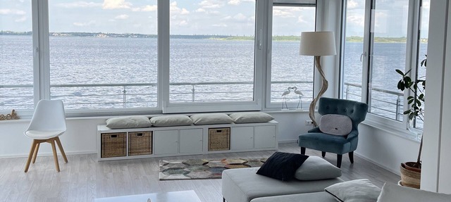 Floating house, vacation home sea vacation in Bitterfeld-Wolfen