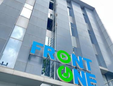 Front One Hotel Gresik in Gresik
