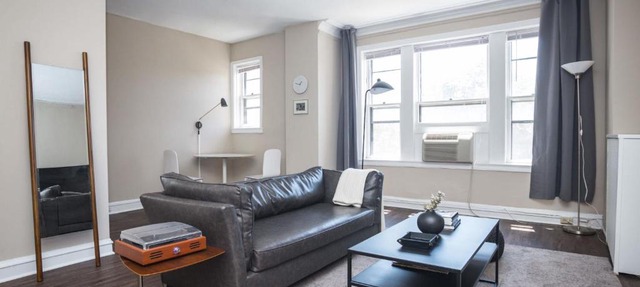 FRONTDESK Nice 1 BR Apt by Smart Museum of Art in Chicago