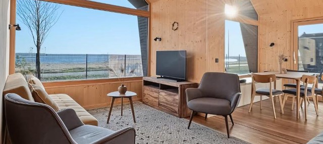 FUTOPIA Strandhäuser mit Seeblick, Sauna & Hot Tub in Lichterfeld-Schacksdorf