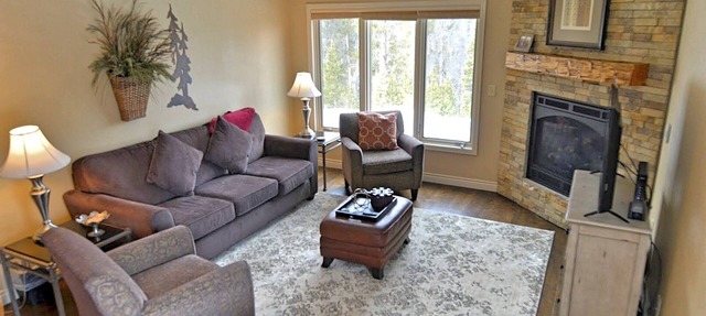 Gorgeous Views on Peak 10 in Remodeled Townhome