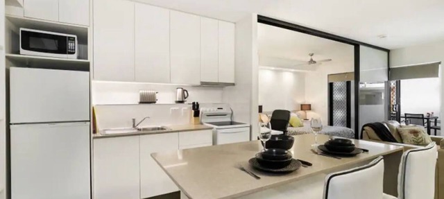 Groovy & Cool~1Bed/1Bath/1Car~Close to everything!