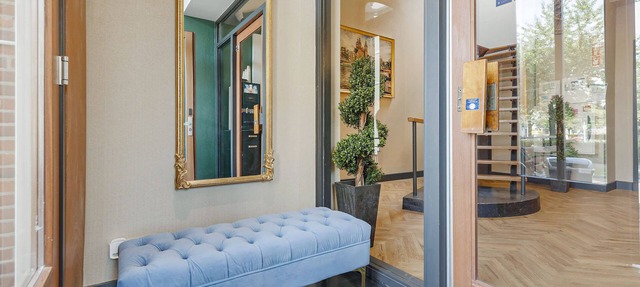 High-end boutique apartment near city center!