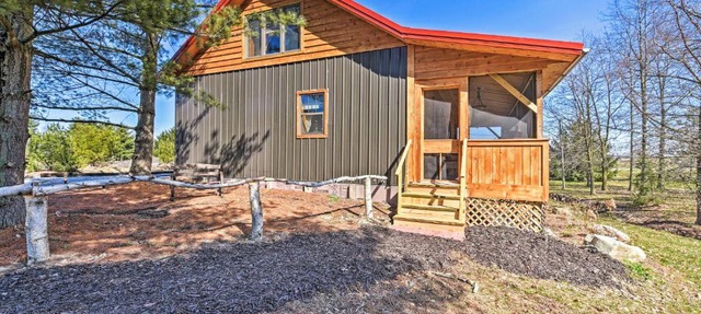 'Honey House Cabin' - A Quiet Countryside Retreat!