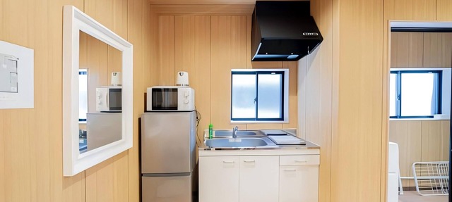 Japanese-style minimalist 4-person apartment in Nishinari Ward