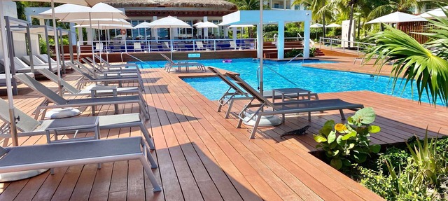 La Amada Deluxe 1 BR Condo w/Private Beach