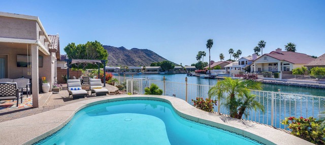 Lakefront Home w/Outdoor Oasis in Glendale!