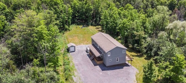 Lansing 4 Bedroom 3.5 bath · Serene Esca · Serene Escape/Fire Pit/Grill
