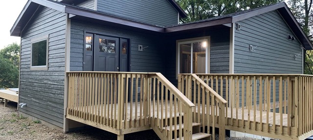 Luxury Custom Built Cabin in Ettrick