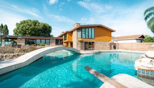 Luxury Lakefront 100,000 Gal Pool Villa - Orlando