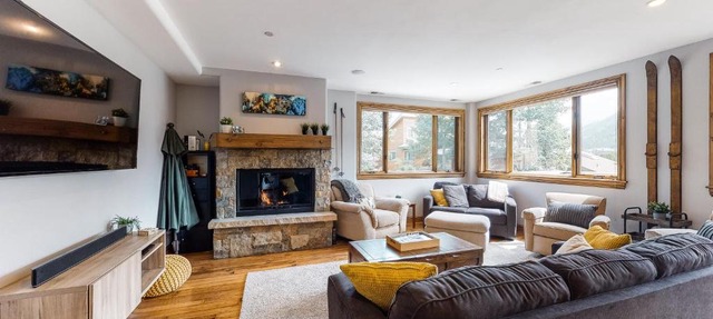 Luxury Nottingham Lake Condo