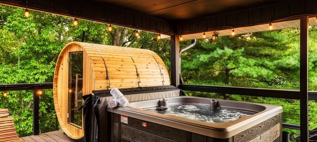 Luxury Summer Escape-HeatedPool-HotTub-Sauna-Views