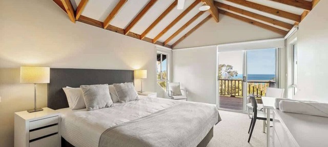 Mariners Rest—Bushland Haven w/Stunning Sea Views in Eagle Bay