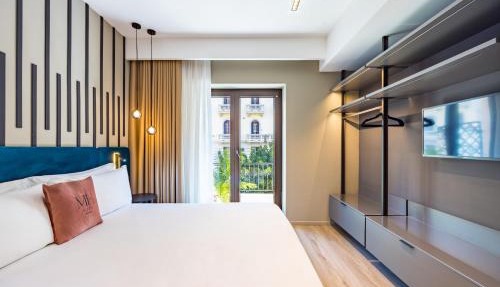 MH SUITES Plebiscito in Naples
