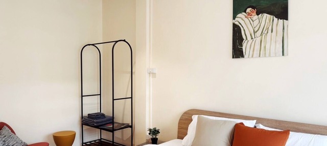 Mid-Century Modern Townhouse near jatujak park 7 3 bed 2 bathn with bathtub.