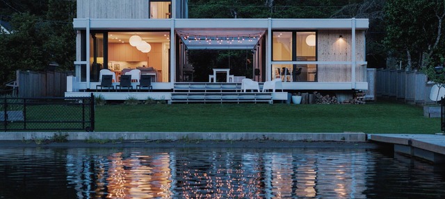 Modern Architect-Designed Lakefront House